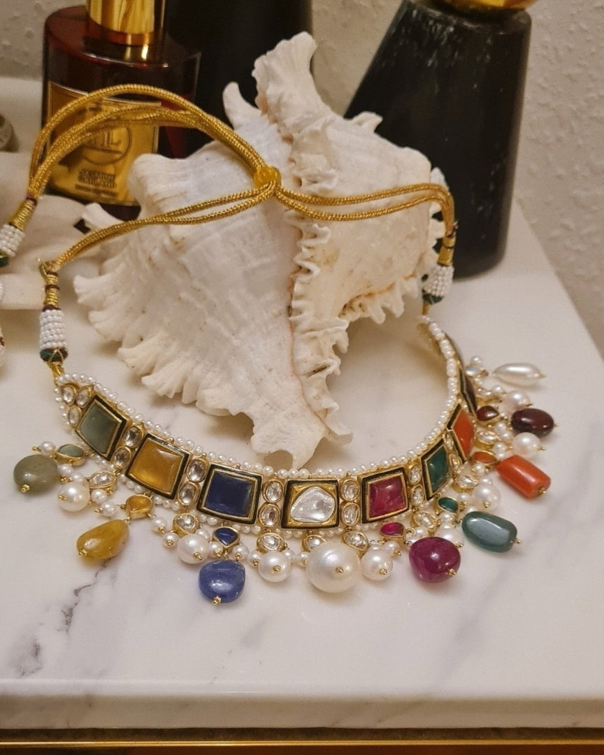 Nargis Choker