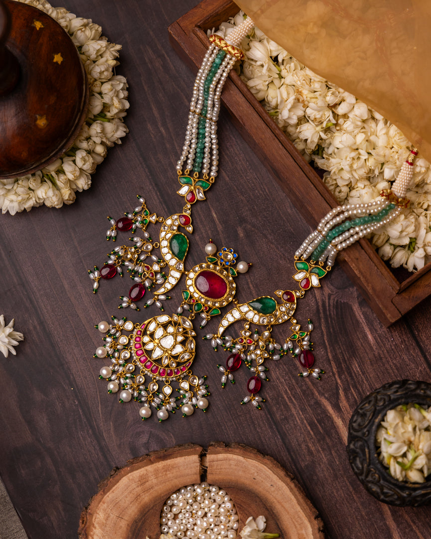 Divanshi Necklace